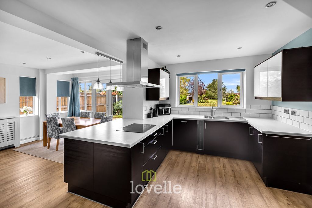 Property photo 2 of 51