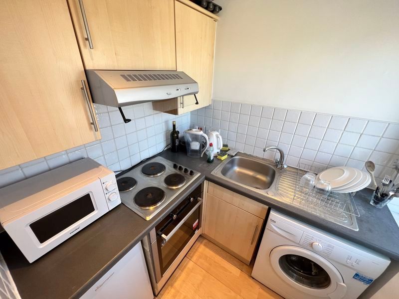 Property photo 1 of 15 Photo 11