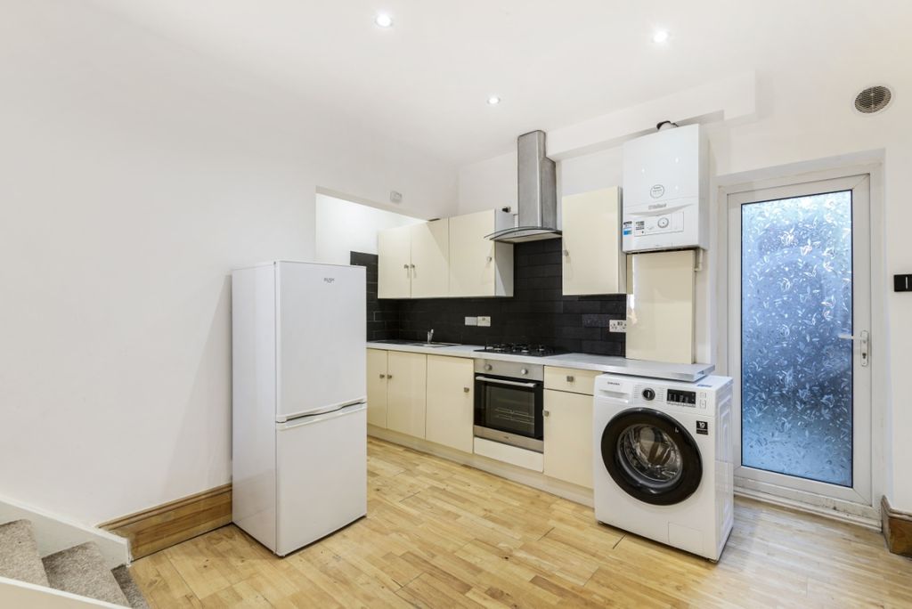 Property photo 3 of 6 866217 (3)