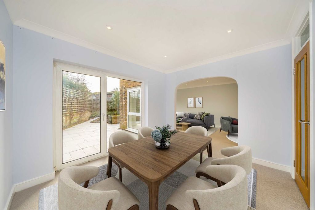 Property photo 3 of 7