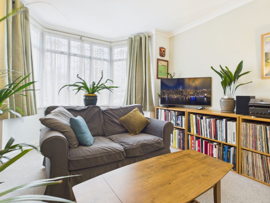 Property photo 2 of 39 Cam01332G0Pr0643Still002