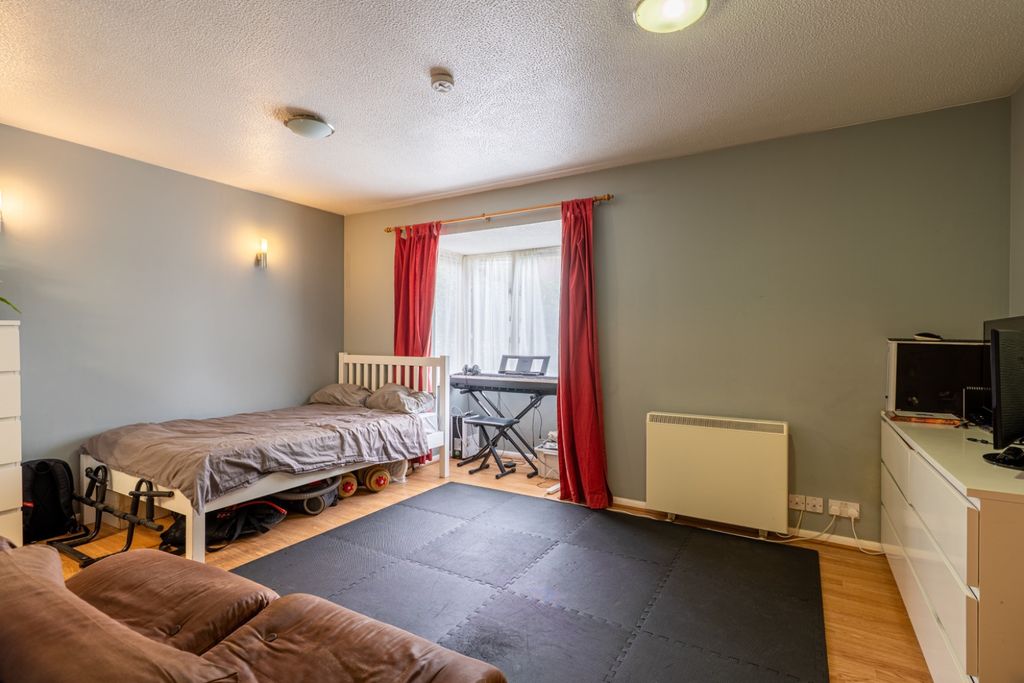 Property photo 2 of 17 5270044