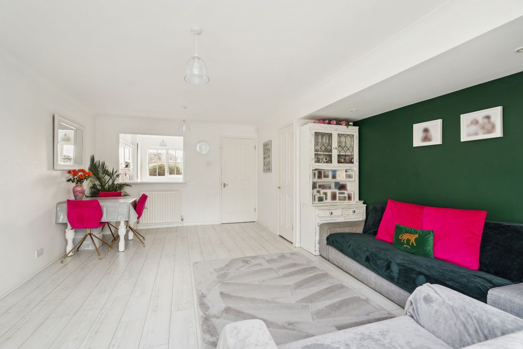 Property photo 3 of 13