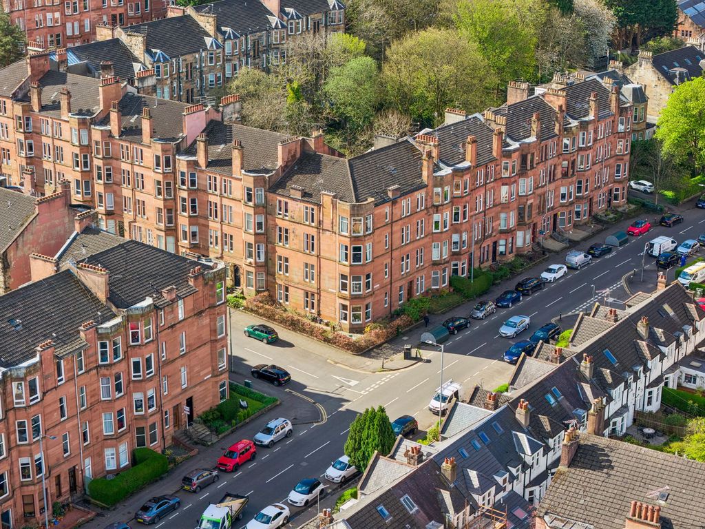 Property photo 2 of 36