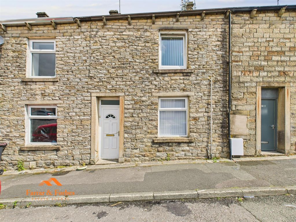 Property photo 1 of 16 Cam03956G0-Pr0107-Still016.Jpg