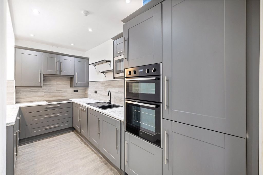 Property photo 2 of 18 Picture 2