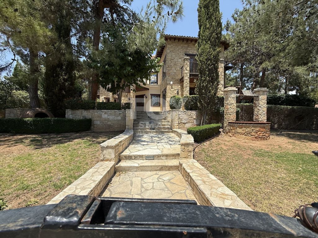Property photo 3 of 46