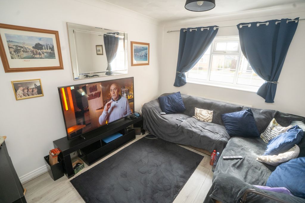 Property photo 2 of 14