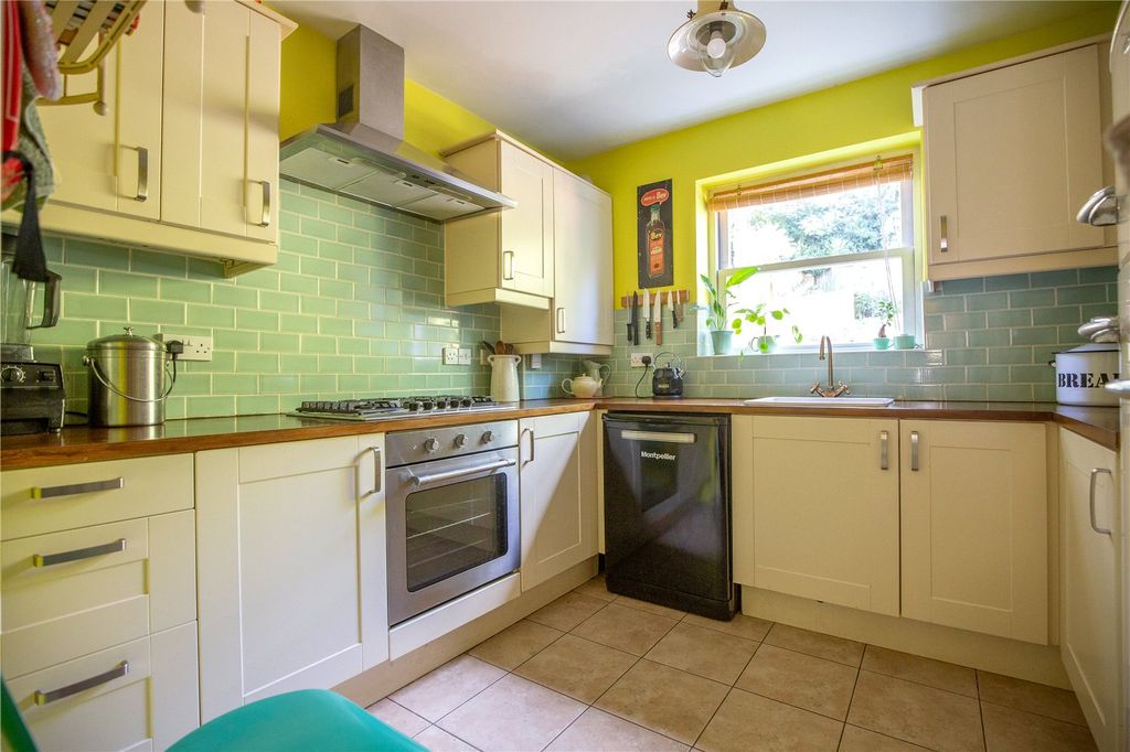 Property photo 2 of 22 Picture No. 57