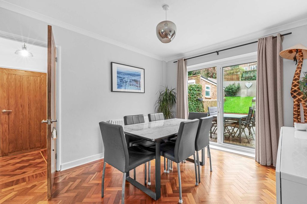 Property photo 3 of 10