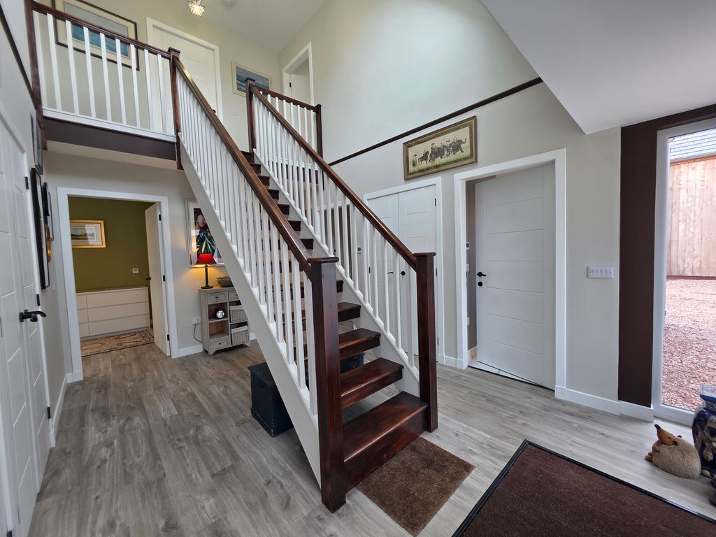 Property photo 2 of 29