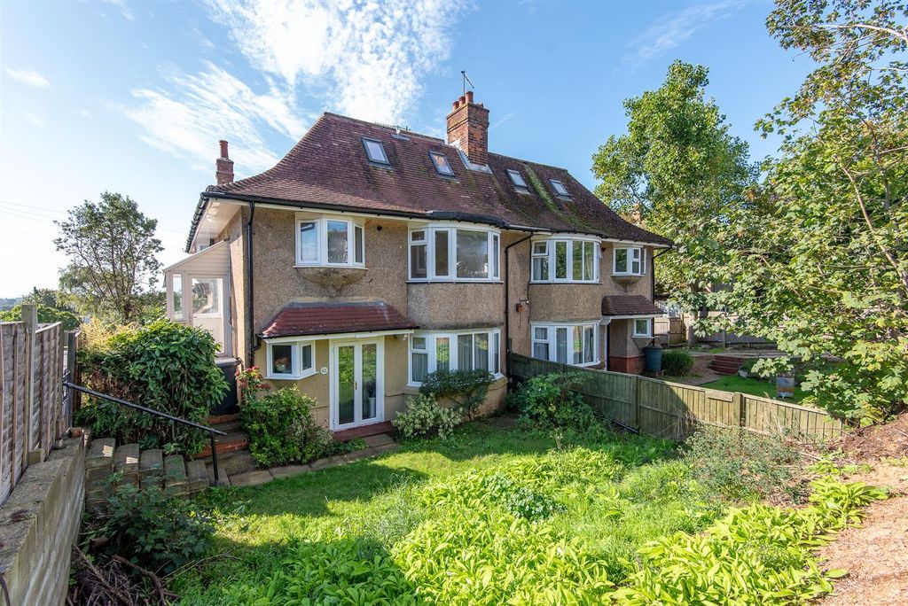 Property photo 1 of 11 For Sale By Aspire Residential | Arundel Road