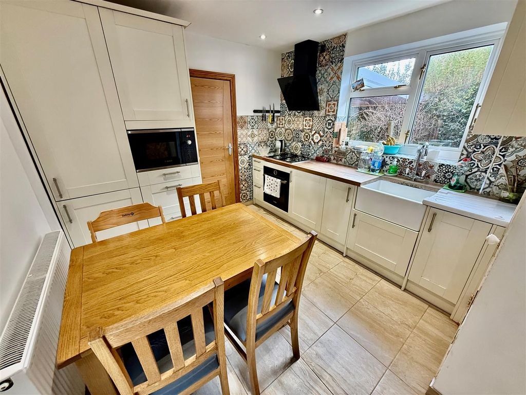 Property photo 3 of 13 Kitchen