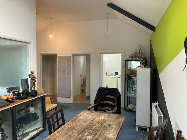 Property photo 3 of 9 19.Jpg