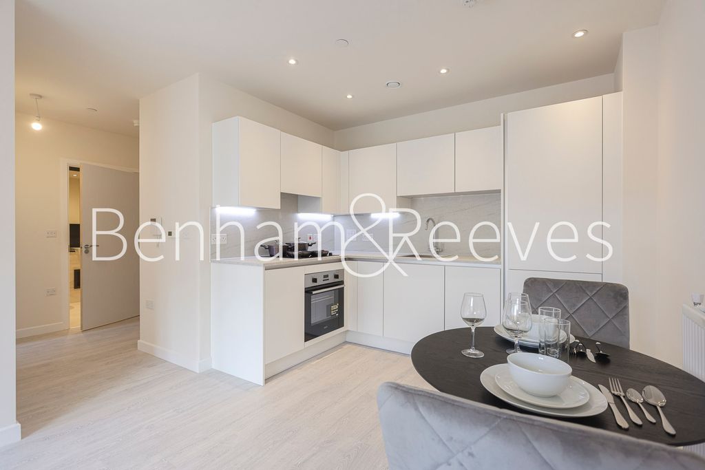 Property photo 3 of 21