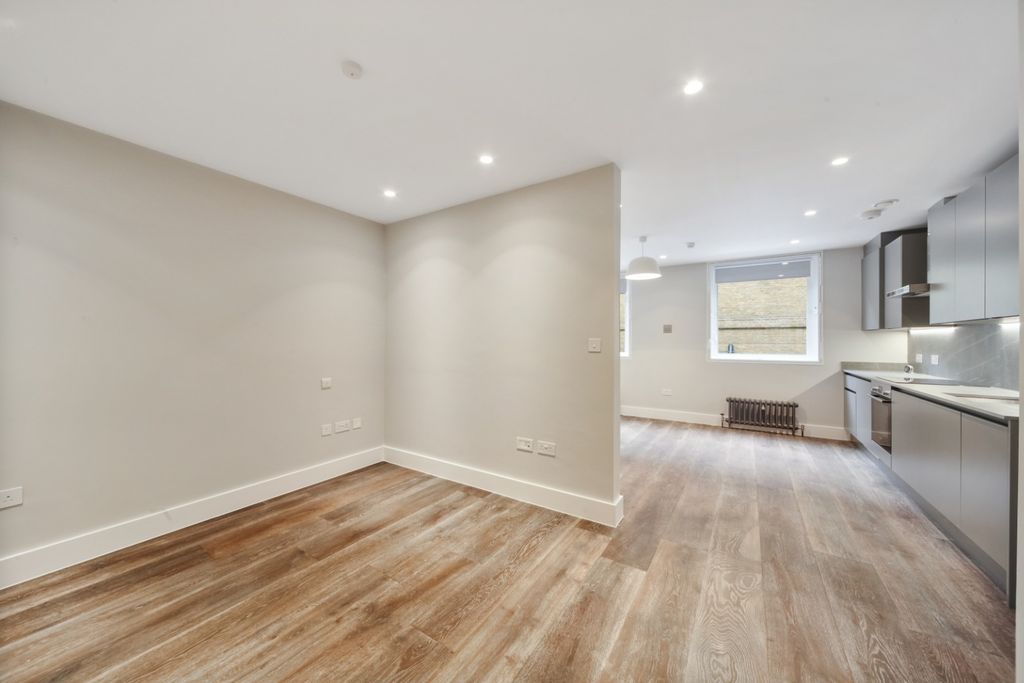 Property photo 1 of 14 947342