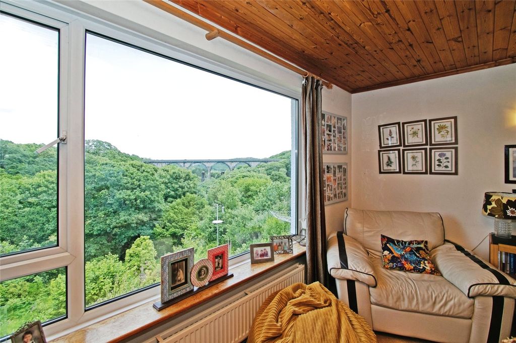 Property photo 2 of 27 Picture No. 28