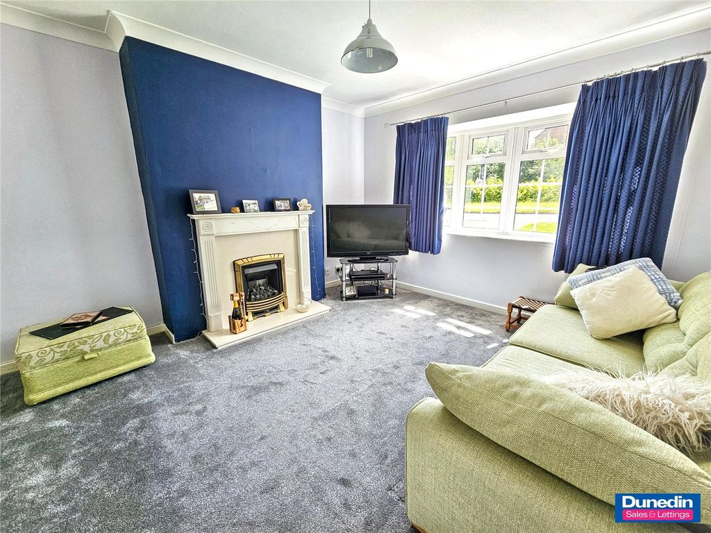 Property photo 3 of 15 Picture No. 02