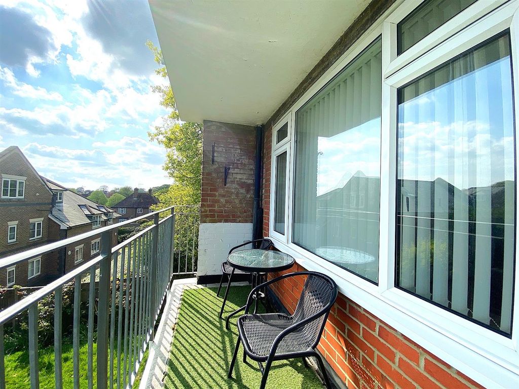 Property photo 3 of 16 10 Brampton Ct - Balcony2.Jpg
