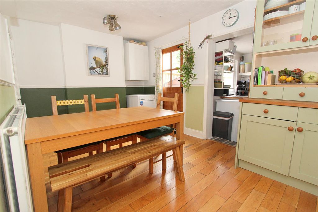 Property photo 3 of 14 Din.Jpg