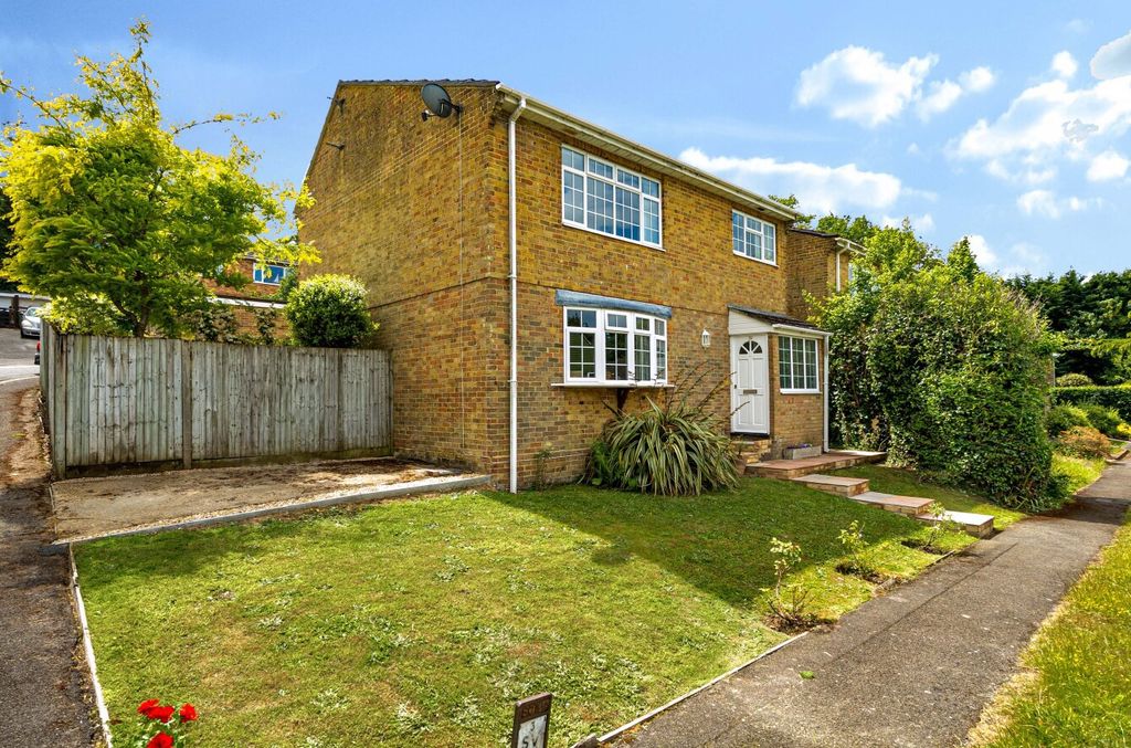 Property photo 1 of 9 1301008-1-6836F18...