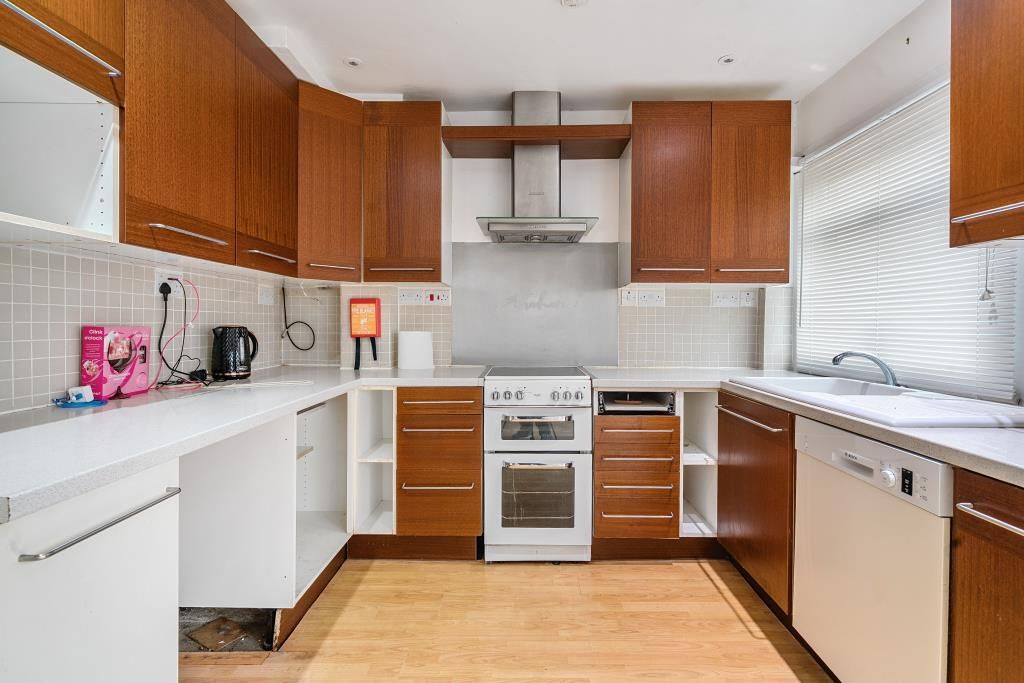 Property photo 3 of 23 Kitchen