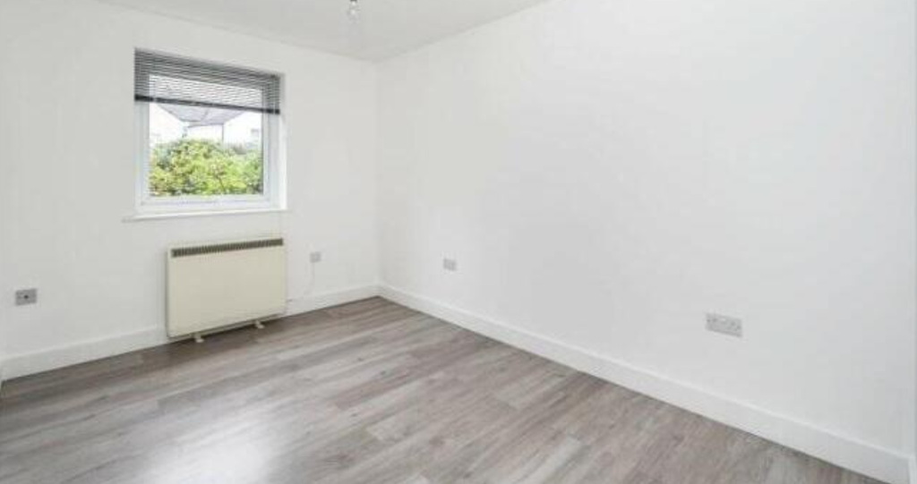 Property photo 3 of 9 Images