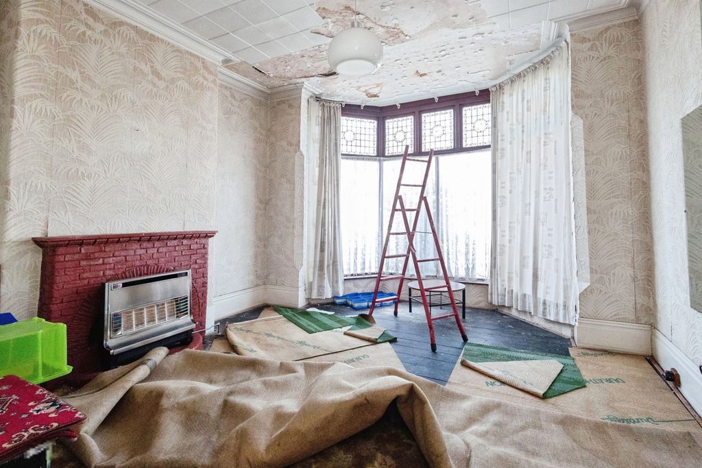 Property photo 3 of 17 Pbox-Img.Jpg