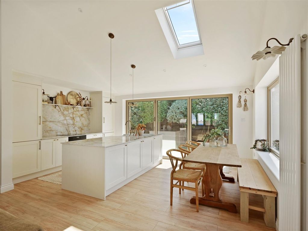 Property photo 2 of 61 Open Plan