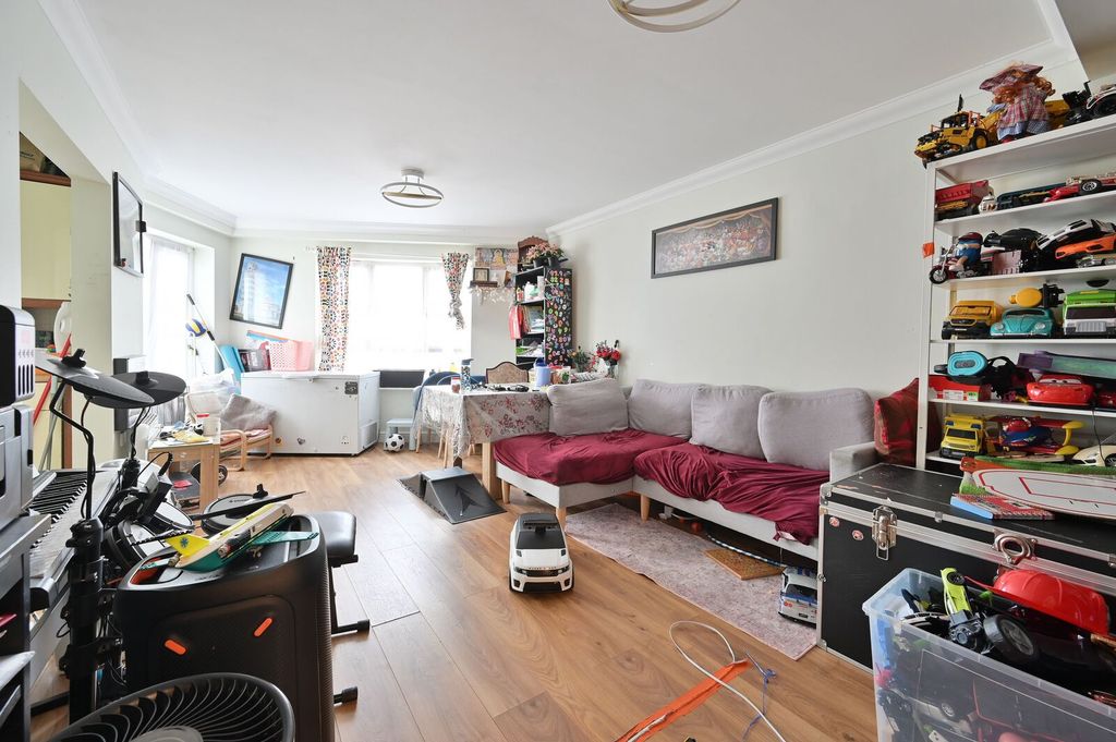 Property photo 2 of 10