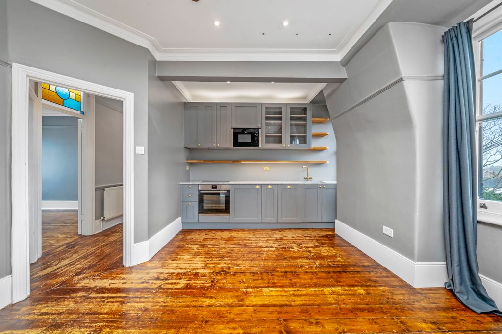 Property photo 3 of 12 Image