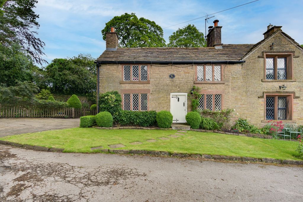Property photo 3 of 27
