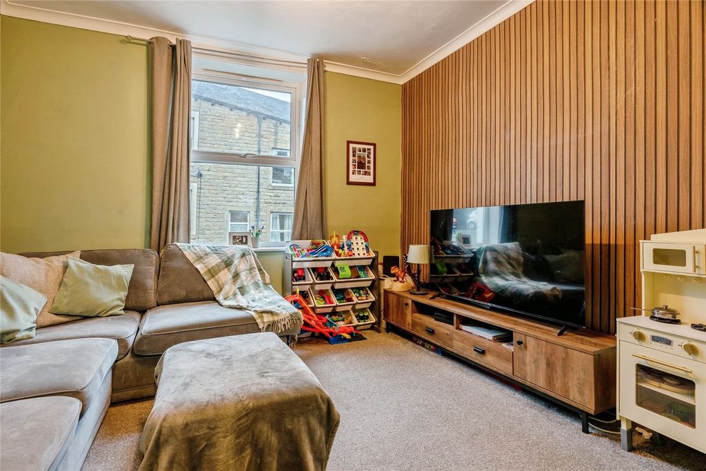 Property photo 3 of 20 Picture No. 02