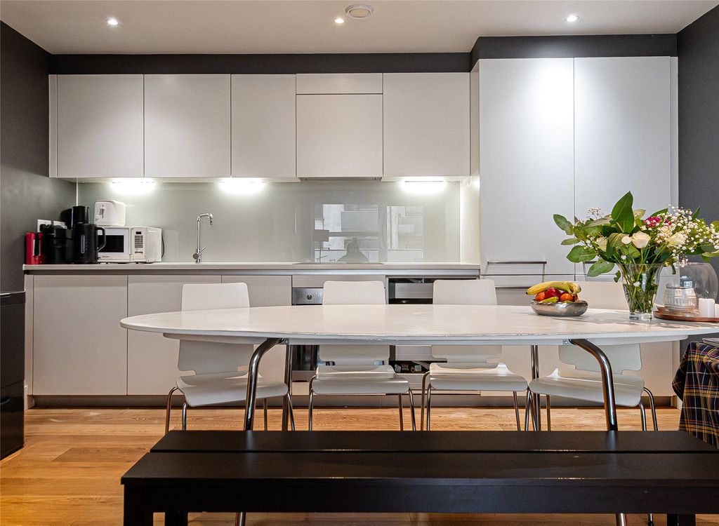 Property photo 2 of 20 Picture No. 13