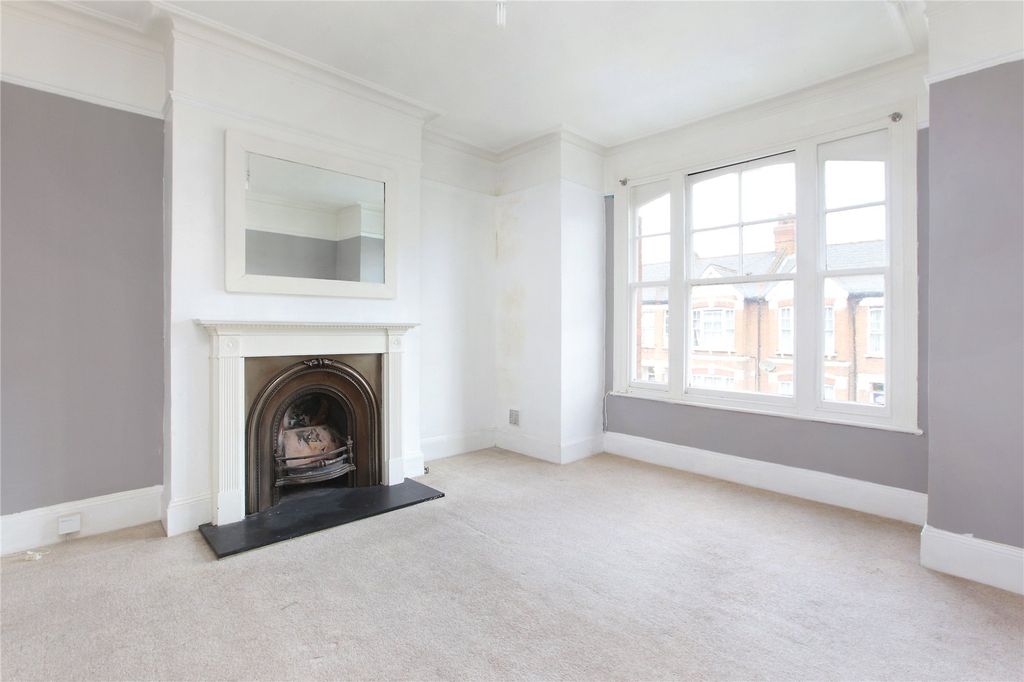 Property photo 1 of 9