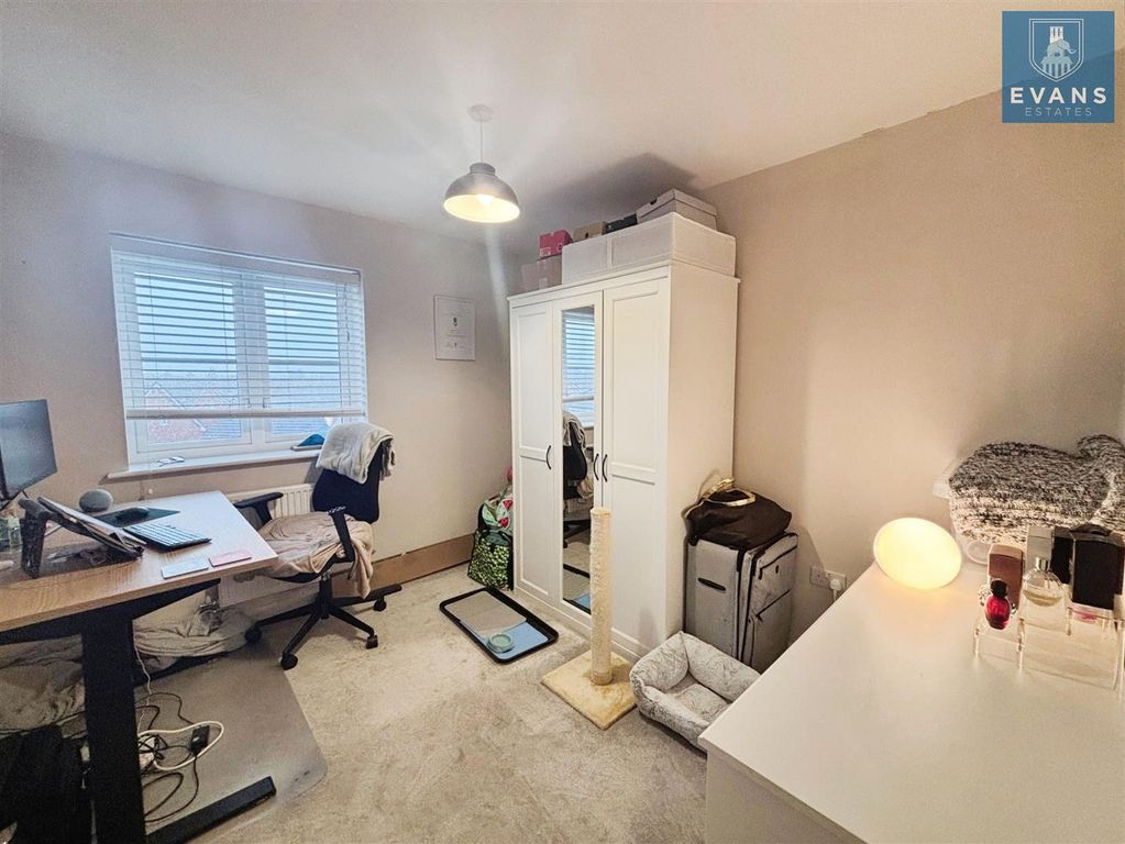 Property photo 3 of 11 Bedroom