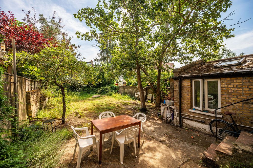 Property photo 2 of 3