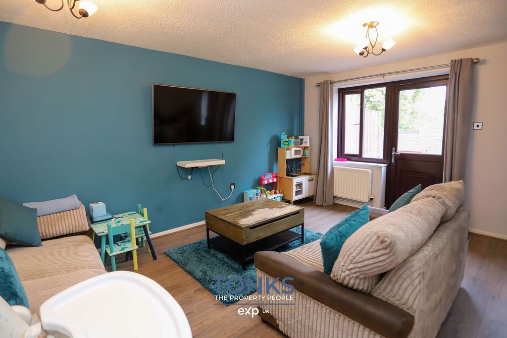 Property photo 3 of 17