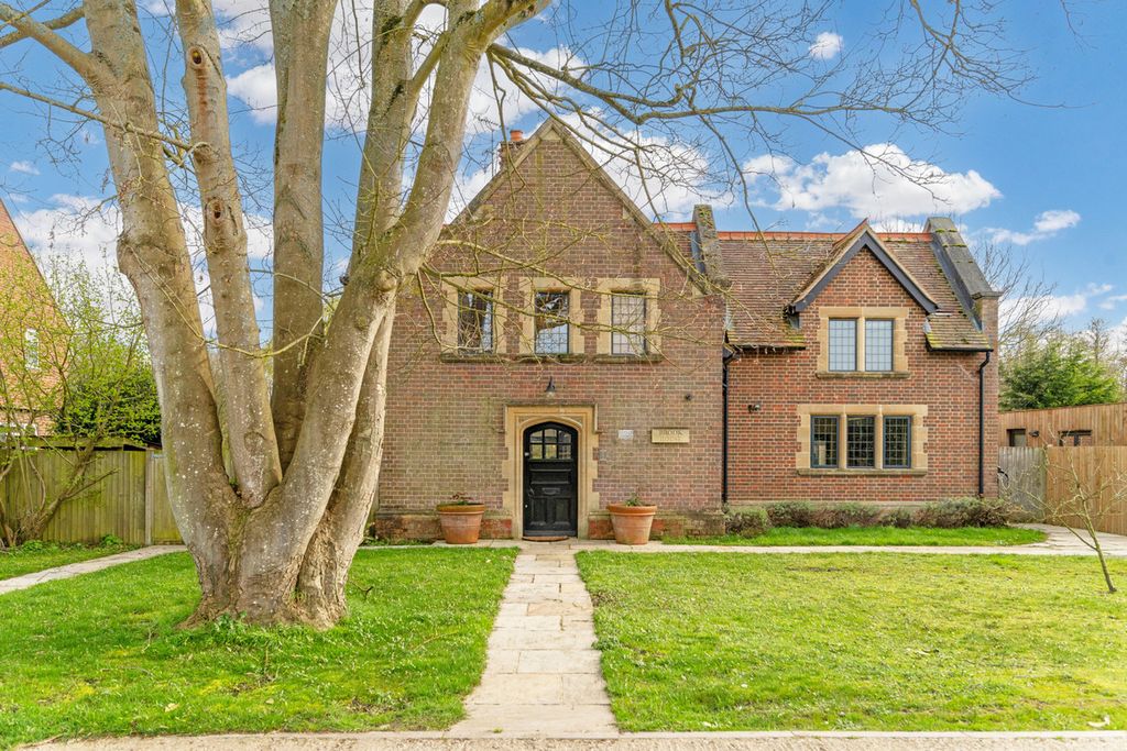 Property photo 1 of 32