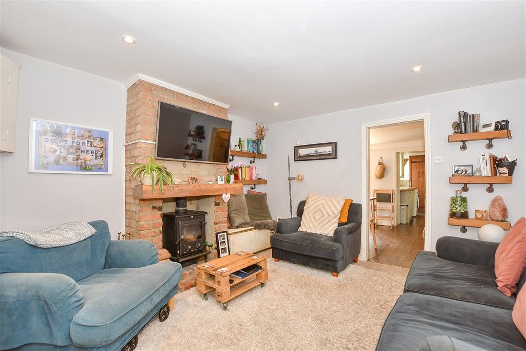 Property photo 3 of 10 Lounge