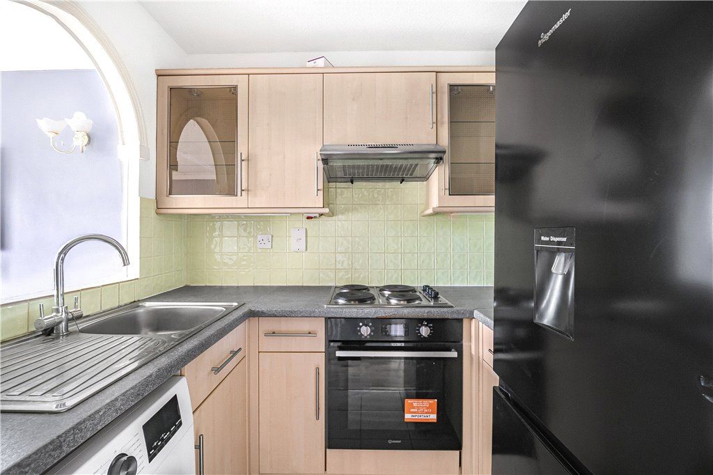 Property photo 3 of 14 Kitchen