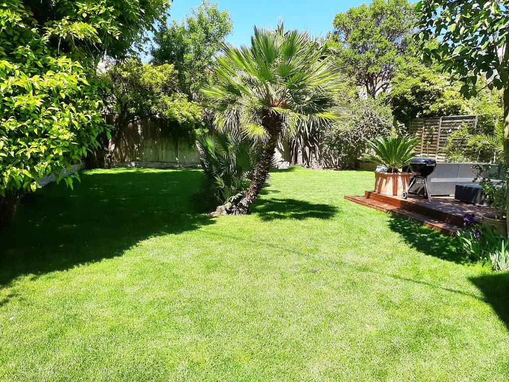 Property photo 1 of 25