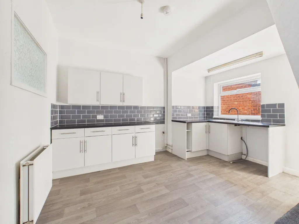 House in East Riding Of Yorkshire HU5, Kingston upon Hull - More