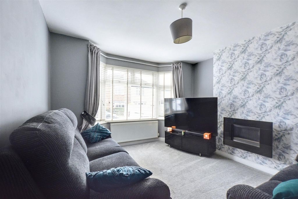 Property photo 3 of 26 Lounge_1.Jpeg