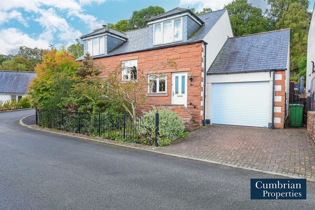 Property photo 1 of 19 External