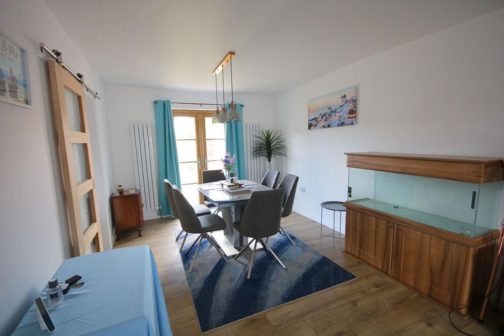 Property photo 3 of 15 liv4 (1).Jpg