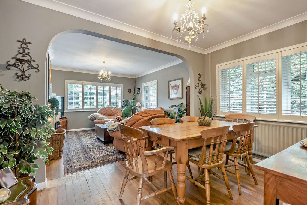 Property photo 3 of 17 Dining Room