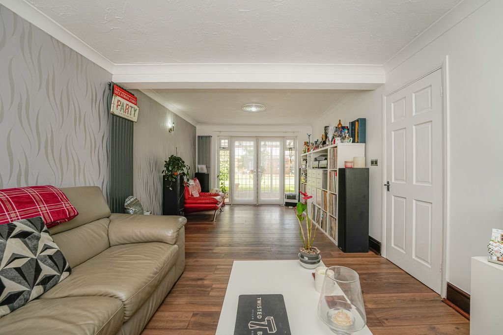 Property photo 3 of 26