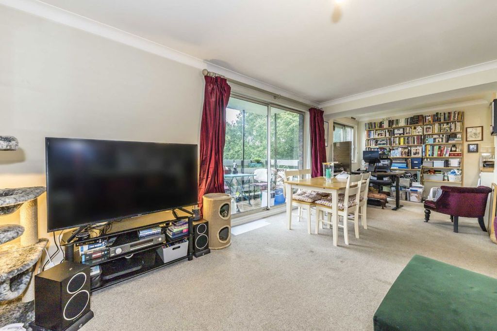 Property photo 3 of 6