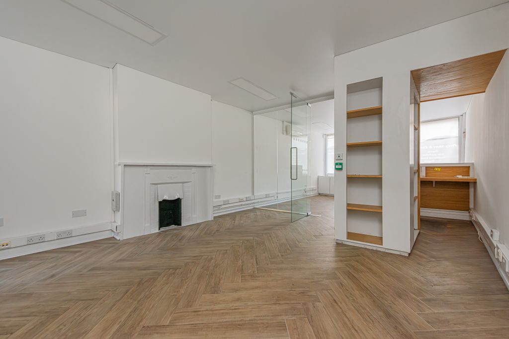 Property photo 3 of 27 608 Holloway Road-001